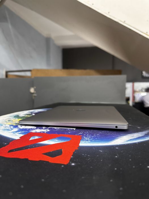 Мощный Macbook Air 2019 i5/8/256