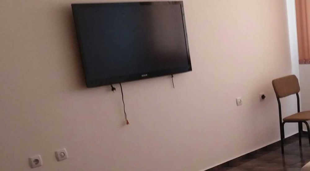 Дава се под наем Едностаен апартамент в Бургас, Меден рудник - зона А - 45 кв.м за 84.15 € - Снимка #1