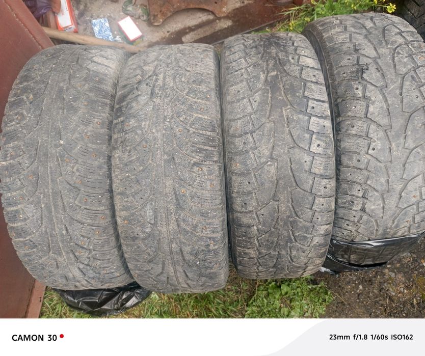 Продам резину на 17