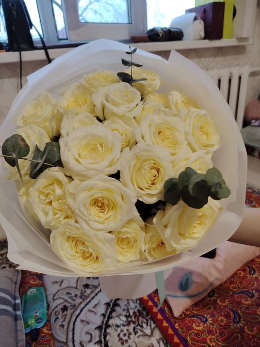 Гүл сатылады, ақ роза 25шт