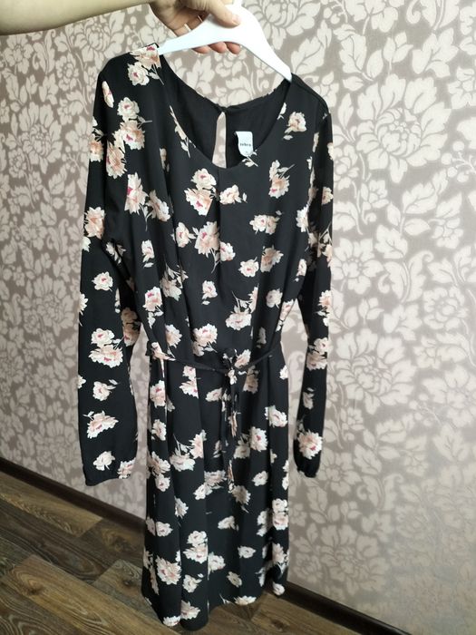 Платья хорошего качества по 1500