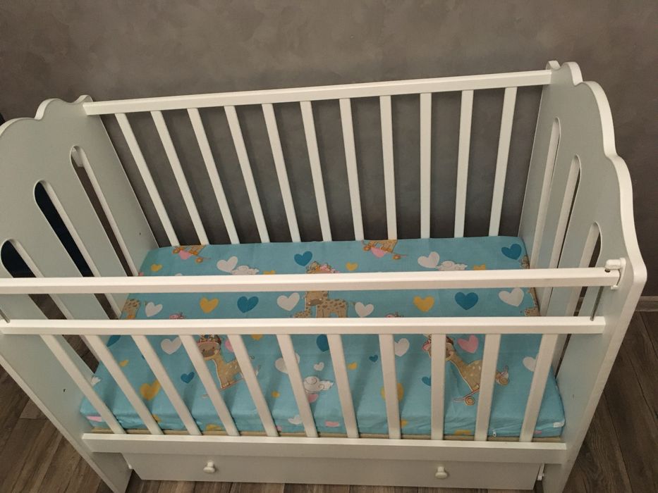 Детский кровать для малышей до трех лет