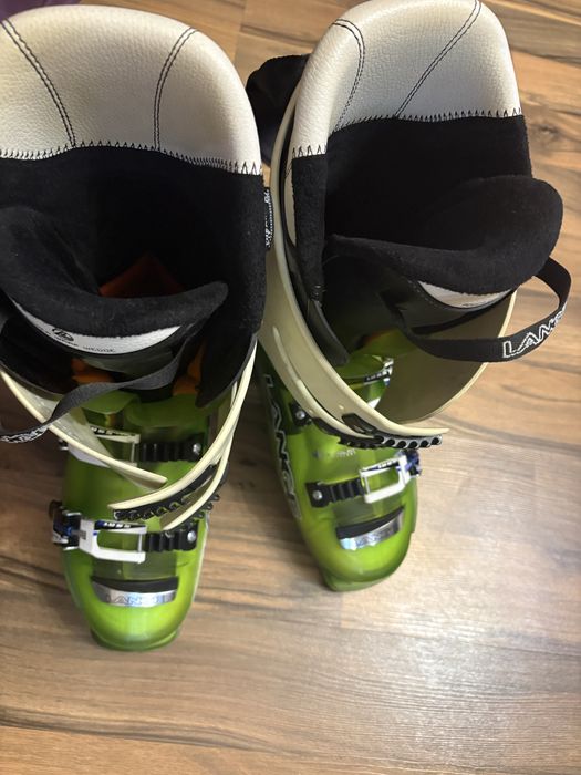 Продам лыжные ботинки