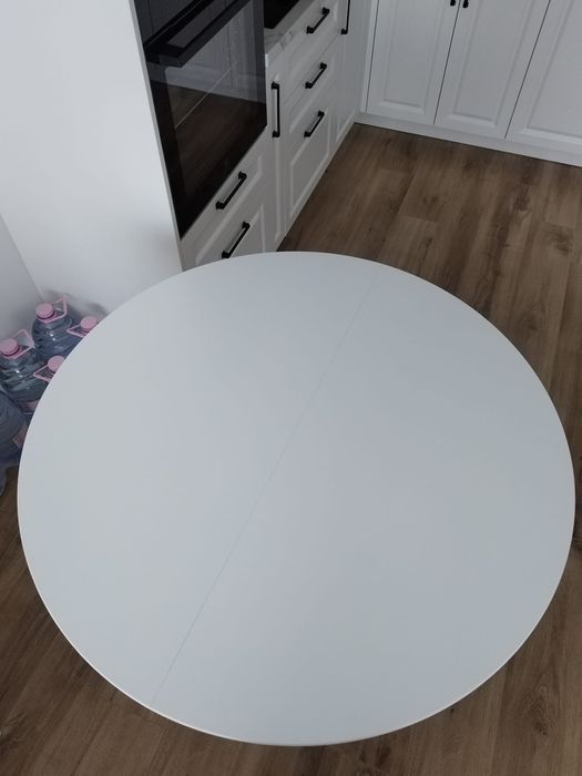 Vând masă bucătărie extensibila din lemn