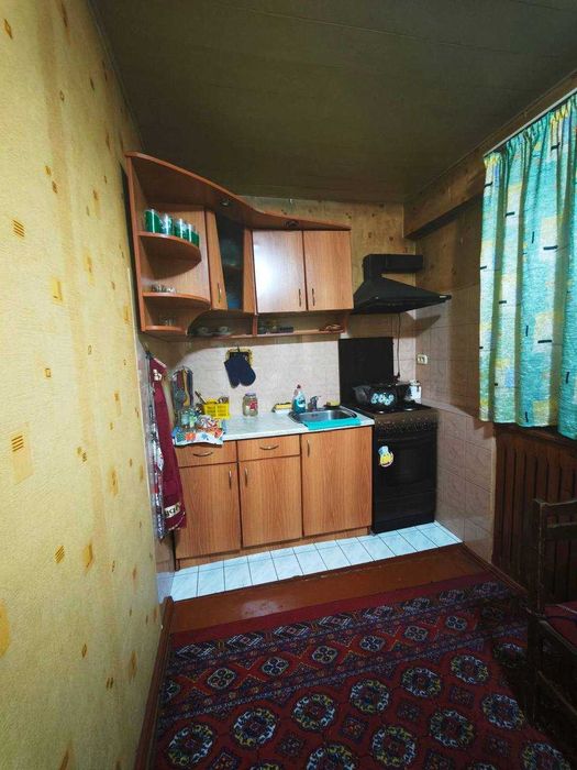 Продается 2-х комнатная квартира метро Максим Горький. Буюк ипак йули.