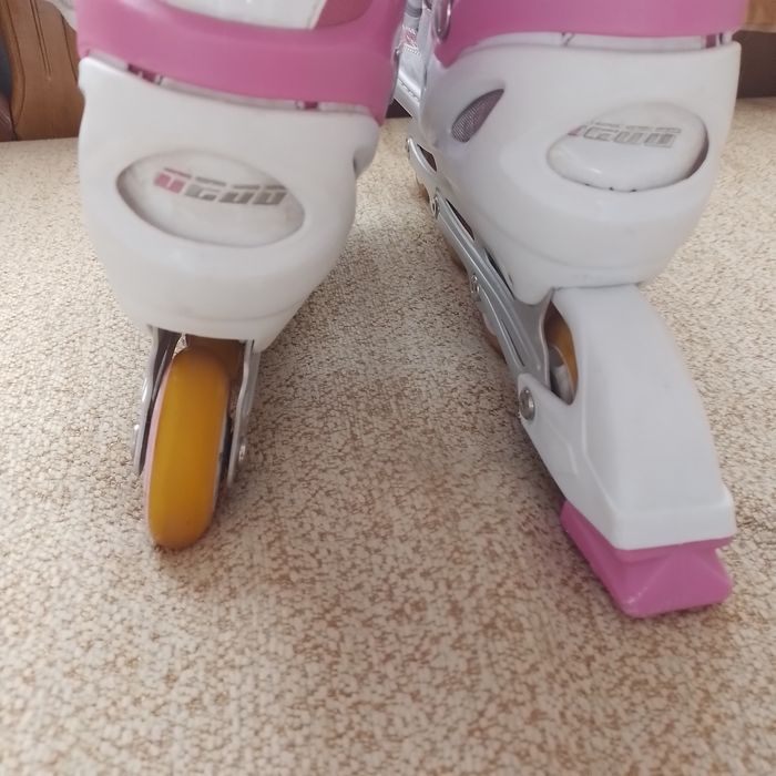 Ролики для девочек! Caroman! В хорошем состоянии!