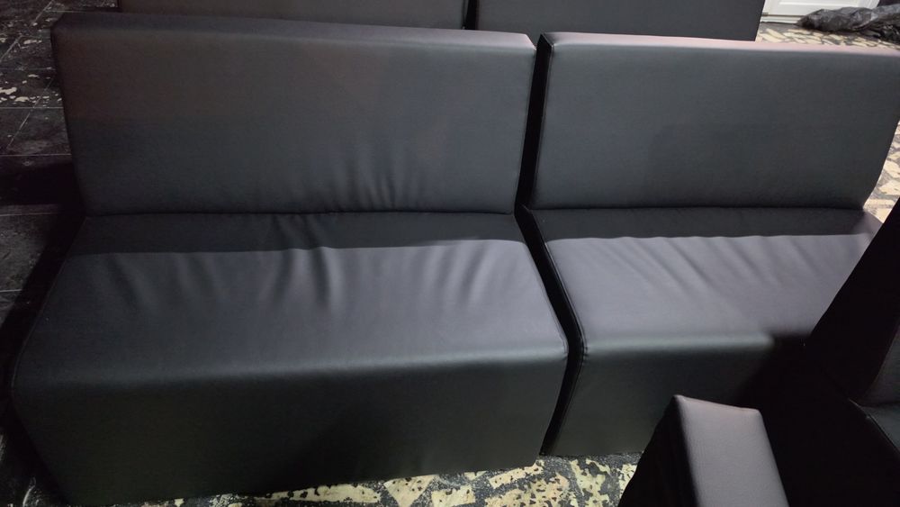 Vănd Set  Mobilier Bar / Cafenea / Lounge – ca nou
