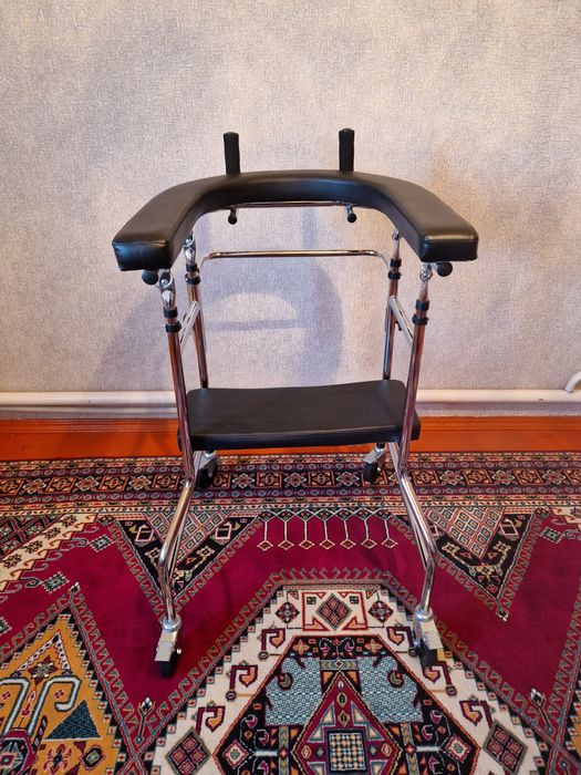 Ходунок на колесах