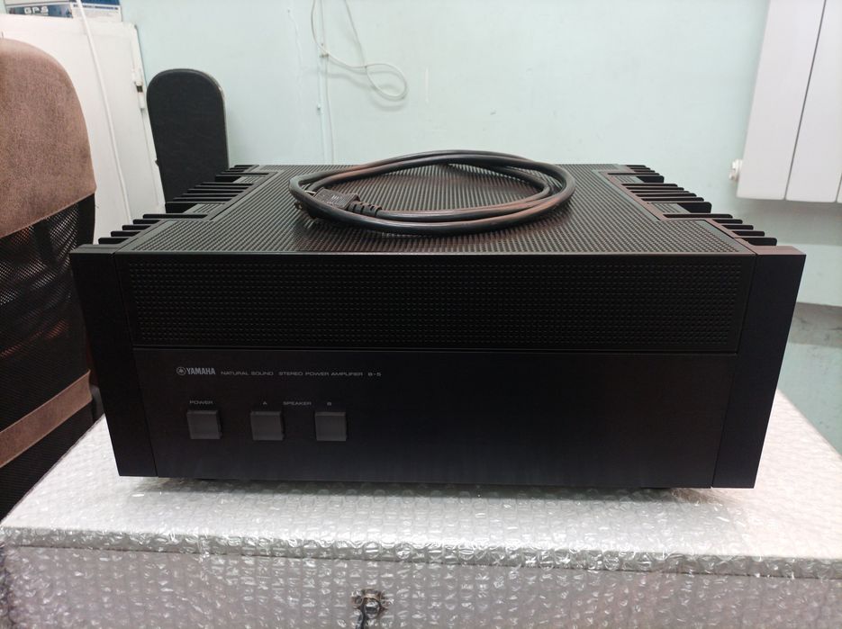 Усилитель оконечный Yamaha b5