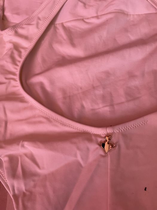 Цял бански, с леки дефекти