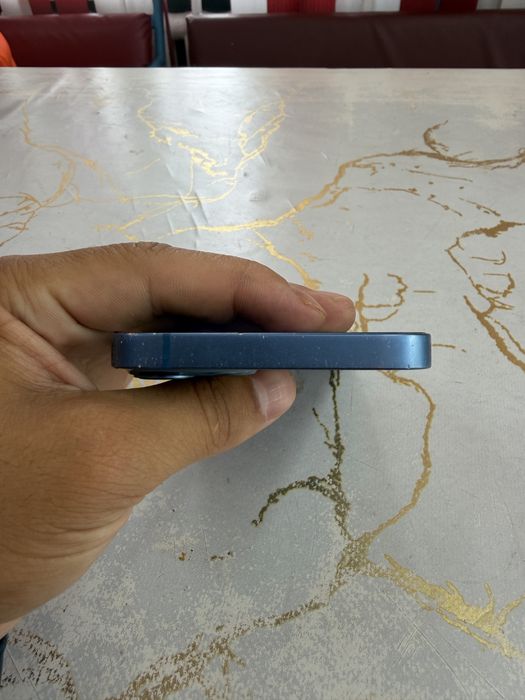 Продам iPhone 13 в хорошем, рабочем состоянии.