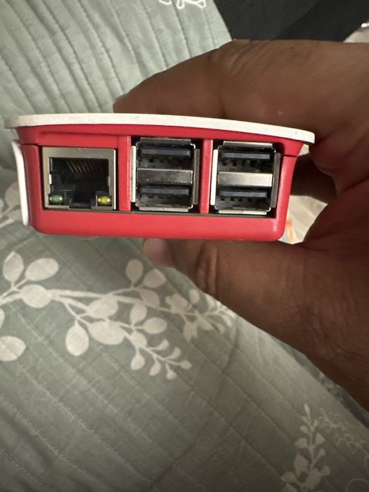 Raspberry Pi 3 Model B+.