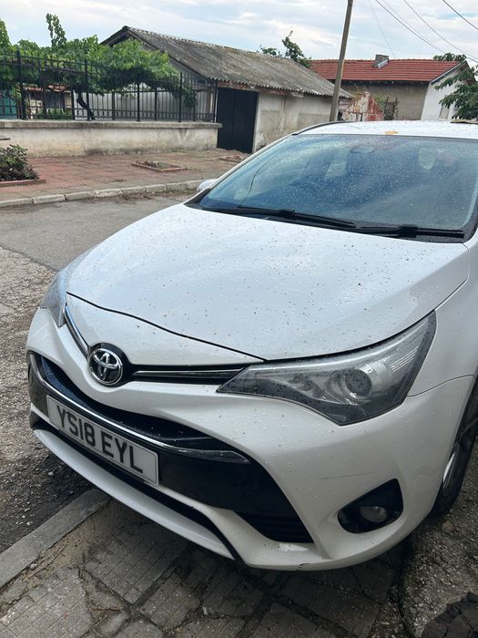 Продавам Тойота Авенсис 1.6 2018г на части