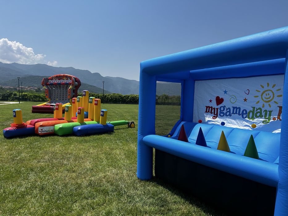 Надуваеми и тиймбилдинг игри под наем. Атракциони и съоръжения.