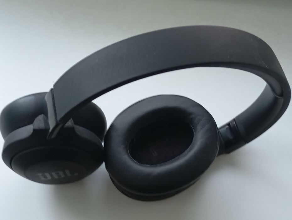 Продам наушники JBL