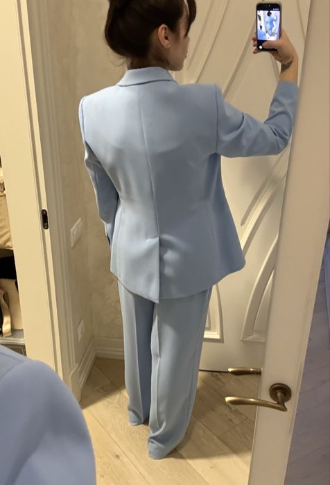 Продам костюм Zara