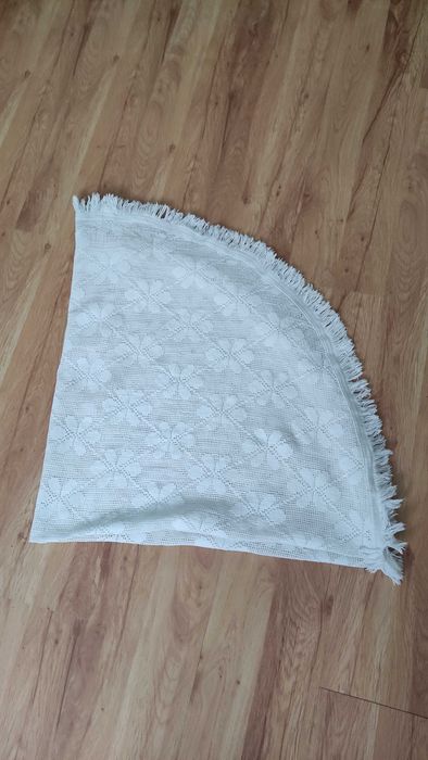 Памучна покривка ажур за кръгла маса
