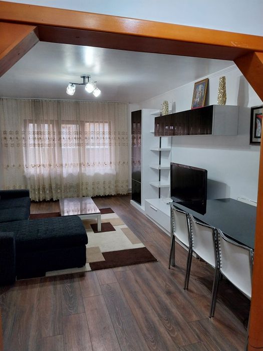 Vand apartament în Horezu