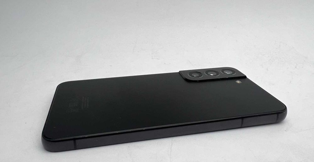 Продавам Samsung S22