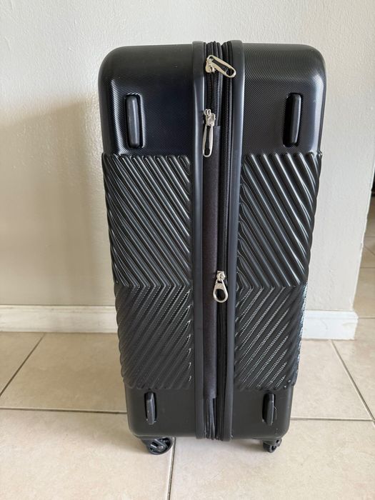 Чисто нов куфар Samsonite. С етикет