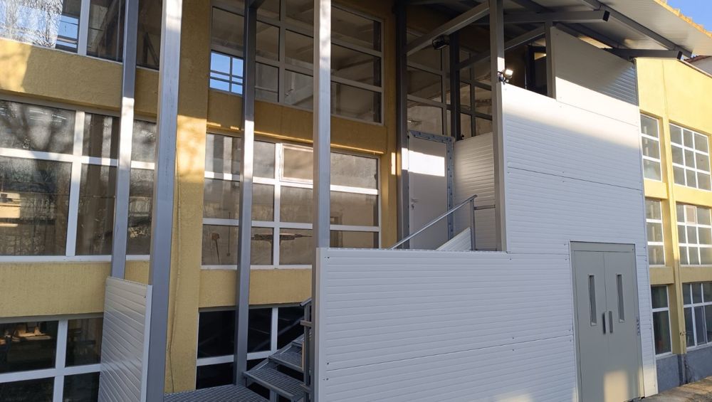 Дава се под наем Склад в Велико Търново, Промишлена зона - Запад - 280 кв.м за 714 € - Снимка #1