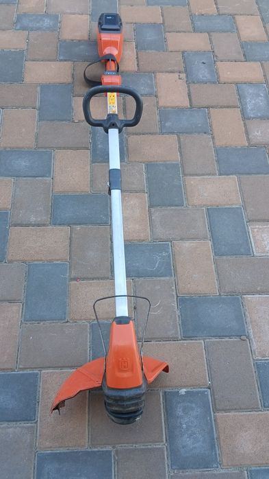 Motocoasa electrica Husqvarna perfect funtionala mai multe detali în privat