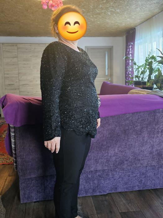 Продам блузку с бисером