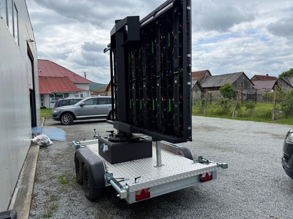 ECRAN LED  Remorca  4x3 m  cu ridicare electrica