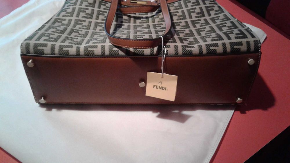 Продам сумку бренд  FENDI