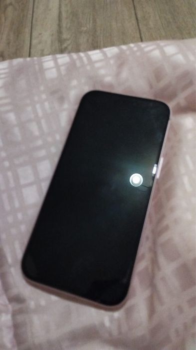 iPhone 15, 128 гб, в идеальном состоянии