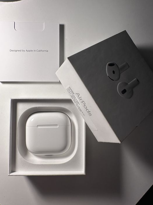 Apple AirPods 4th gen.