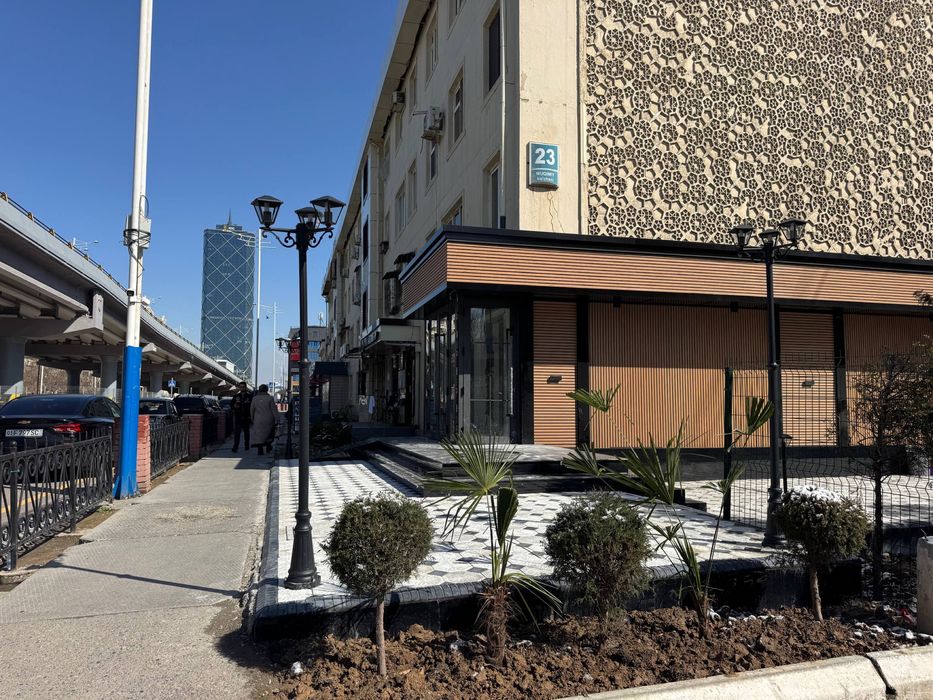 Яккасарайский Район | Кафе Qanotchi | Piramit Tower 53+70 терасса м2