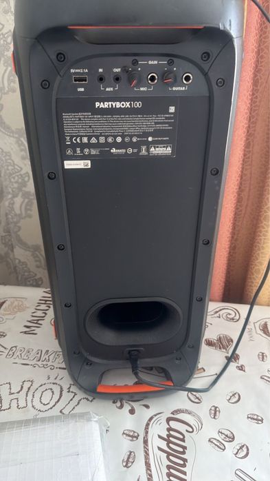 Продам калочнку jbl party box 100