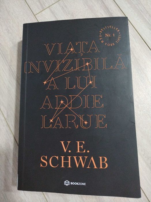 De vanzare: Viata invizibila a lui Addie Larue scrisa de V. E. Schwab