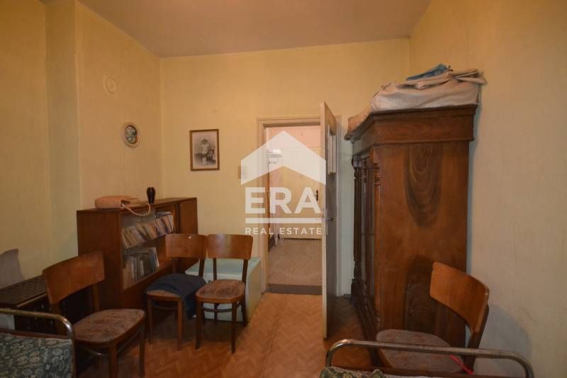 Продава се Тристаен апартамент в Хасково, Център - 83 кв.м за 977 €/кв.м - Снимка #4