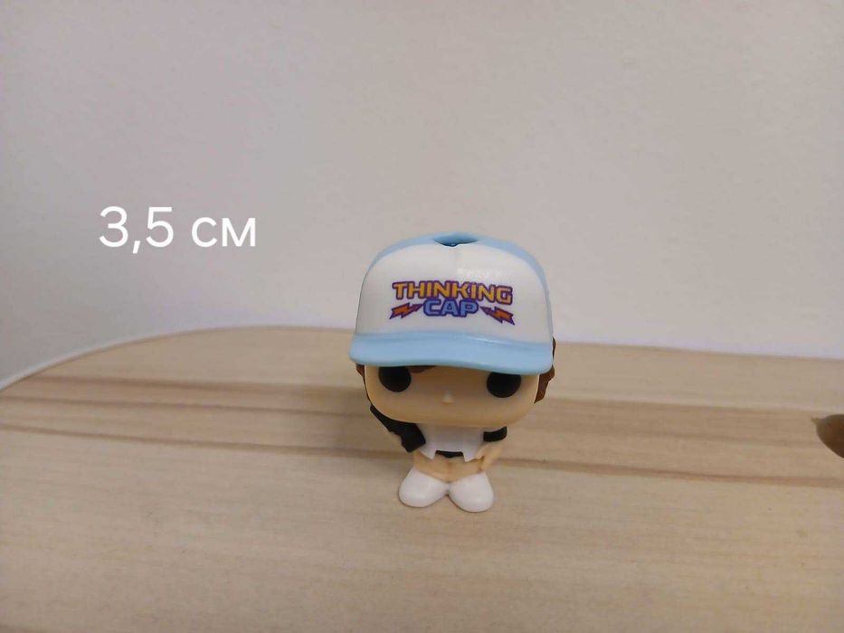 Фигурки из Kinder Joy Очень странные дела