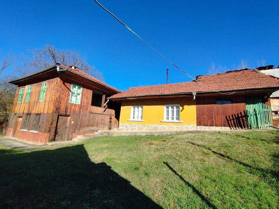 продавам къща в с.Балабанско, община Триян