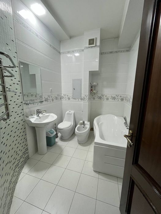 Продается 3- комнатная квартира Ул Паркент