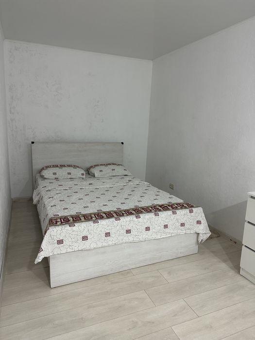 Сдам 2х комнатную Квартиру Посутчно