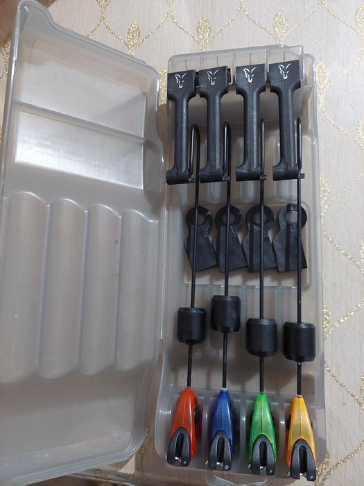 Set 4 swingere fox mk3 cu penar (r, g, v, a)