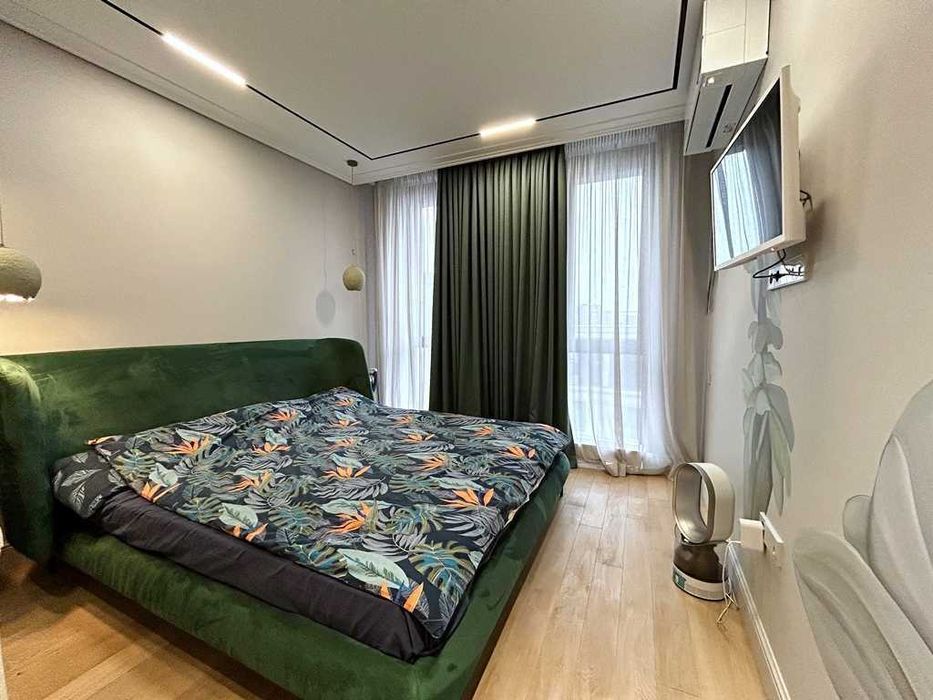 Дава се под наем Тристаен апартамент в София, Център - 90 кв.м за 637.5 € - Снимка #1