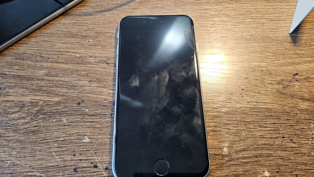 iPhone 6s silver 64Gb