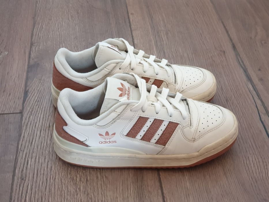 Кроссовки Adidas