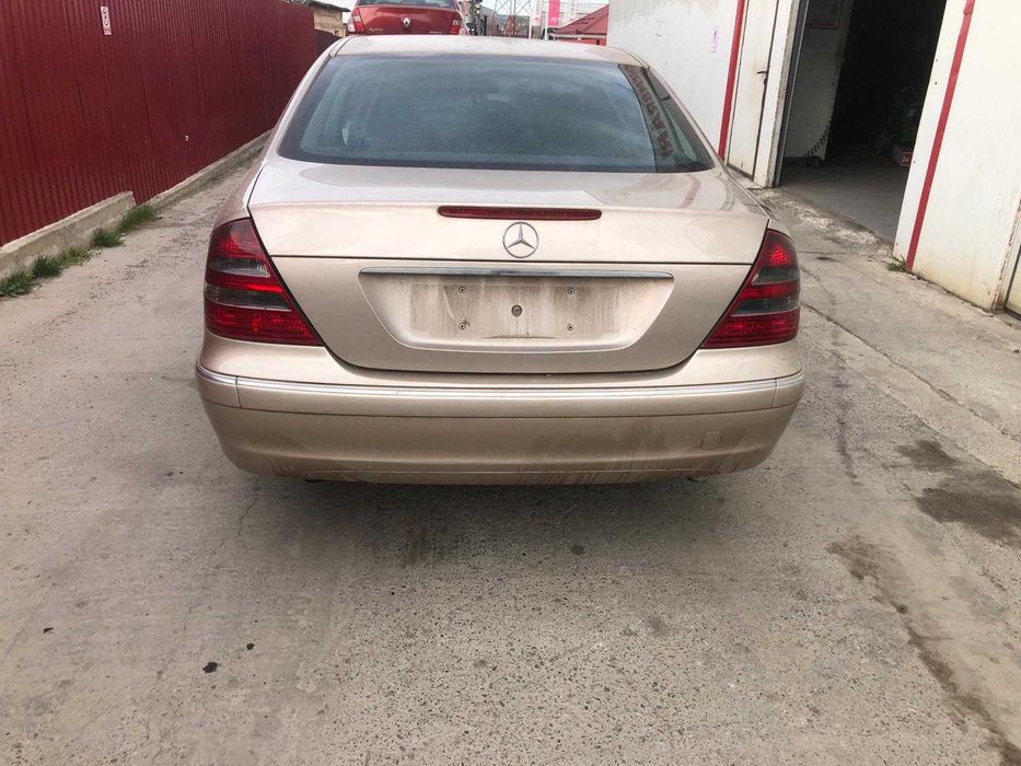 Dezmembram Mercedes-Benz E Class W211 2.7 diesel Euro 3