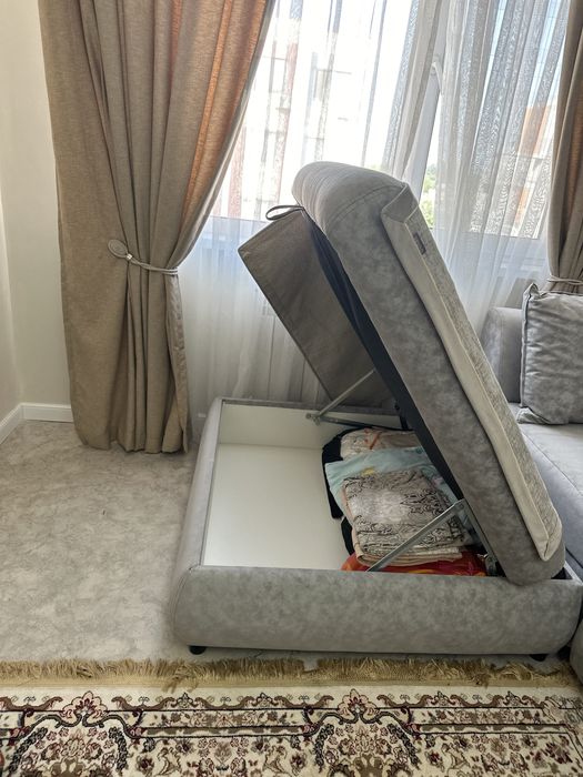 Продается диван в отличном состояний