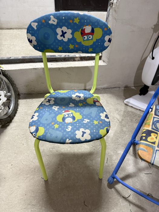 Продам детские стулья
