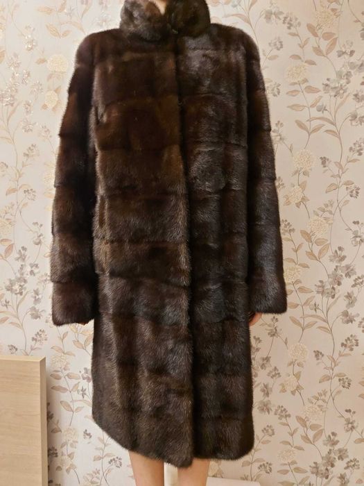 Продаётся норковая шуба