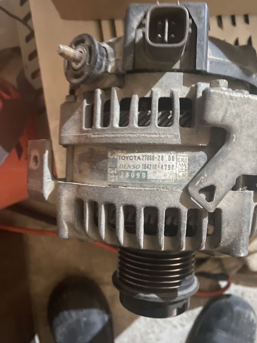 Продам генератор тойота