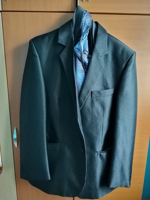 Costum bărbați model deosebit