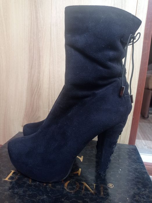 Продам женские ботильоны